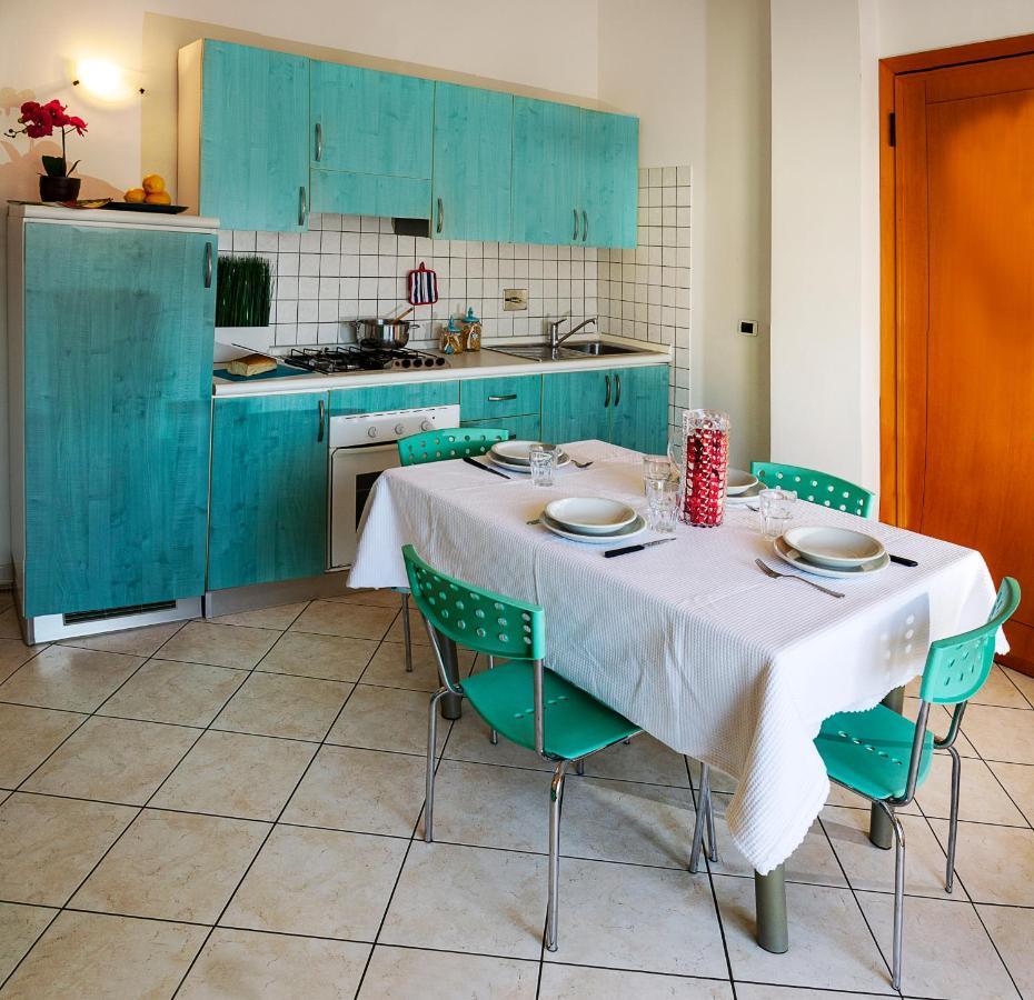 Apartamento Residenza Raggio Riccione Exterior foto