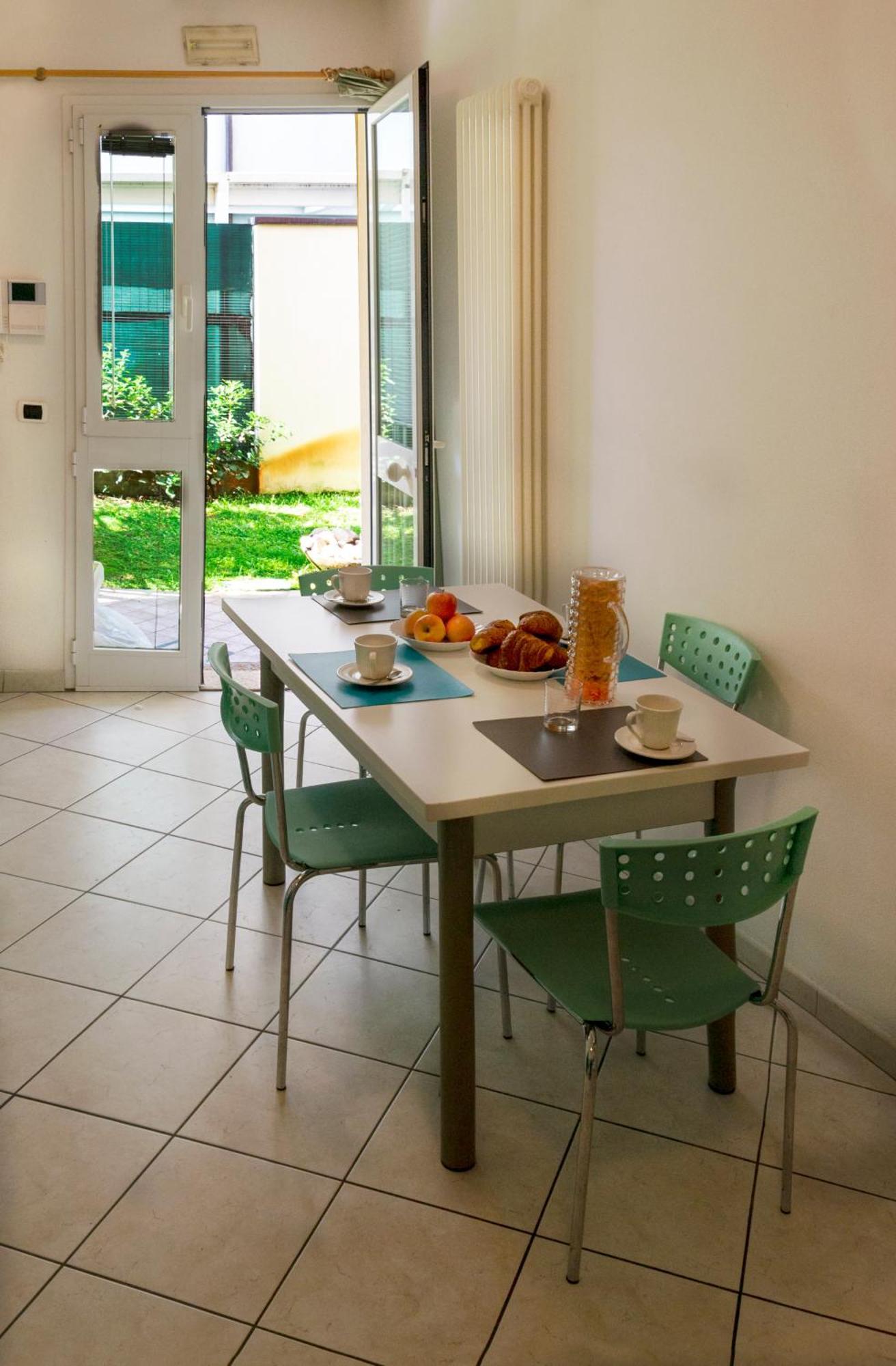 Apartamento Residenza Raggio Riccione Exterior foto